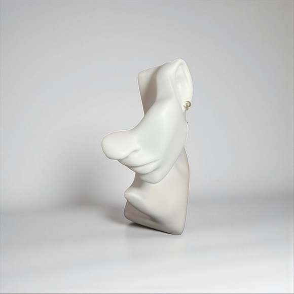 Stunning Gold Cat Moon Earrings - Picture 2 of 7